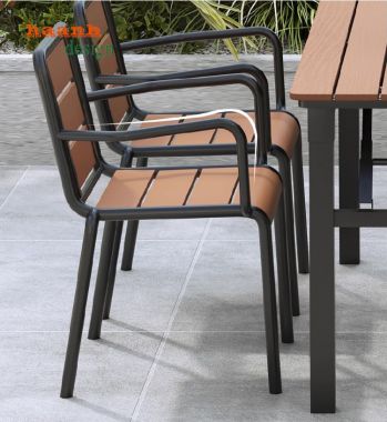 Chọn lựa bàn ghế sắt gỗ ngoài trời cho sân vườn-NTG 019
