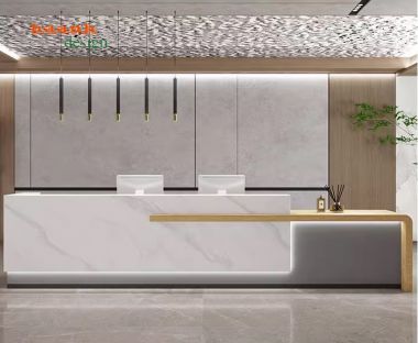 Quầy lễ tân đẹp Sự lựa chọn hoàn hảo cho không gian văn phòng -QLT 004