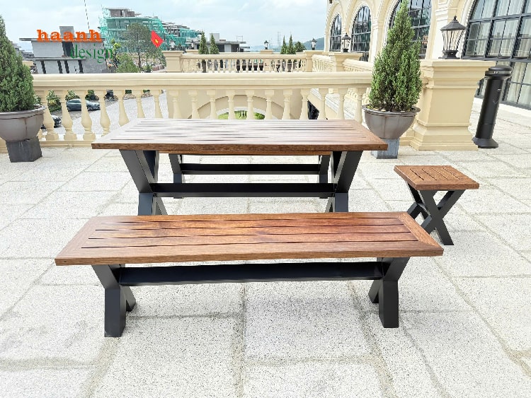 bàn ghế gỗ chân sắt tự nhiên ngoài trời cao cấp