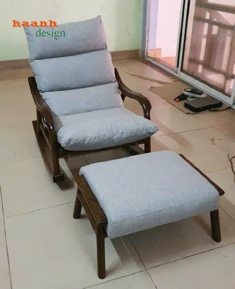 Đệm bông Nhật Bản êm ái trên ghế thư giãn gỗ óc chó