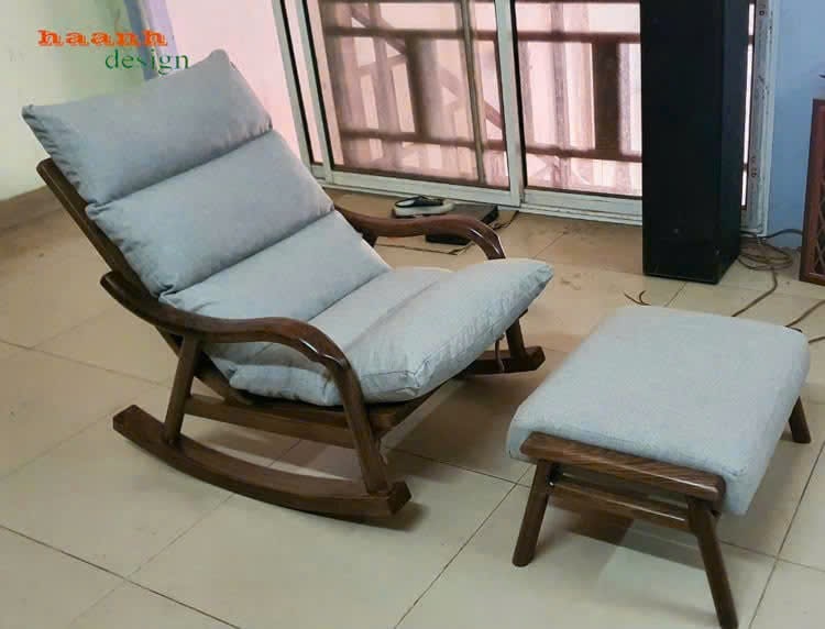 Vân gỗ óc chó tự nhiên trên ghế thư giãn đọc sách