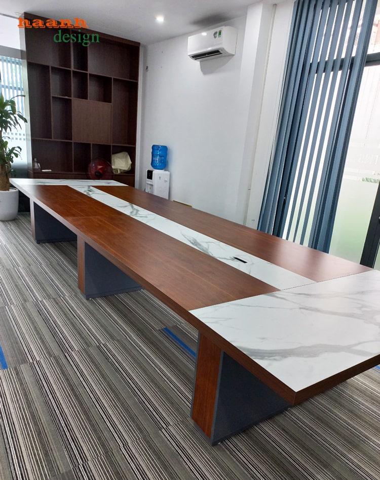 Bàn họp gỗ công nghiệp hoàn thành lắp đặt cho công ty tại Dương Nội 