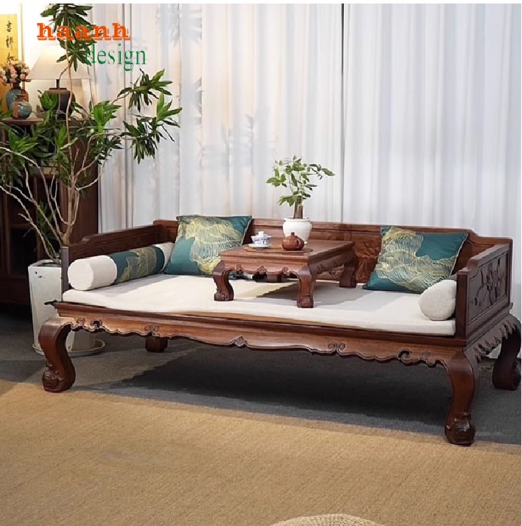Giường La Hán gỗ gụ ba thành với hoa văn chạm trổ tinh xảo