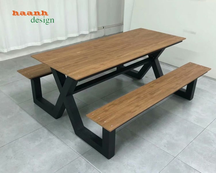 Bàn ghế sân vườn chân sắt mặt gỗ teak