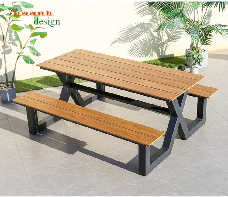 Bàn ghế sân vườn chân sắt mặt gỗ teak