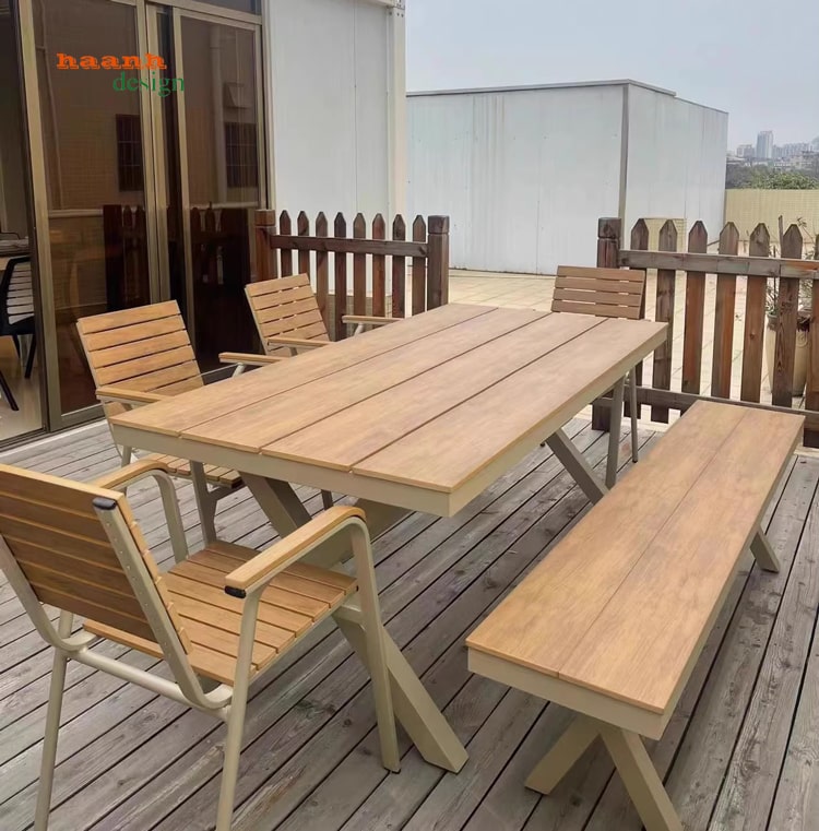 Bàn ghế sân vườn chân sắt mặt gỗ Teak