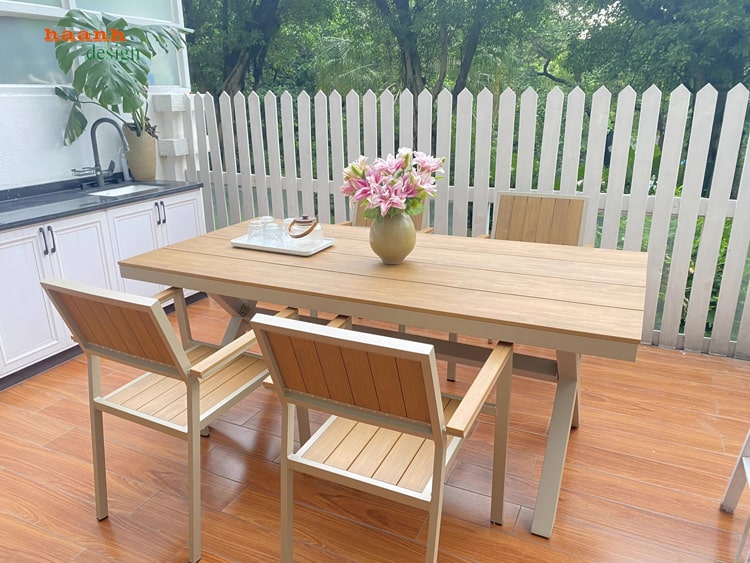 Bàn ghế sân vườn chân sắt mặt gỗ Teak
