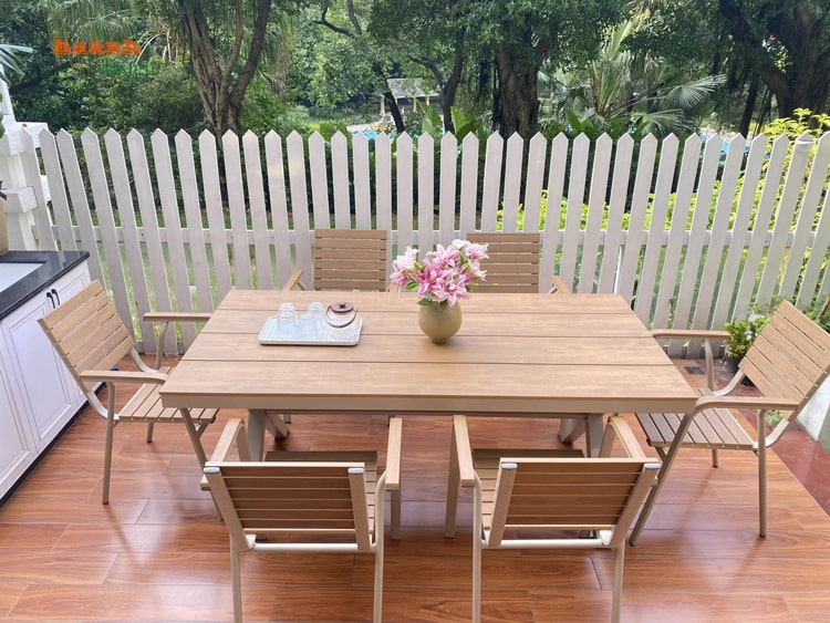 Bàn ghế sân vườn chân sắt mặt gỗ Teak