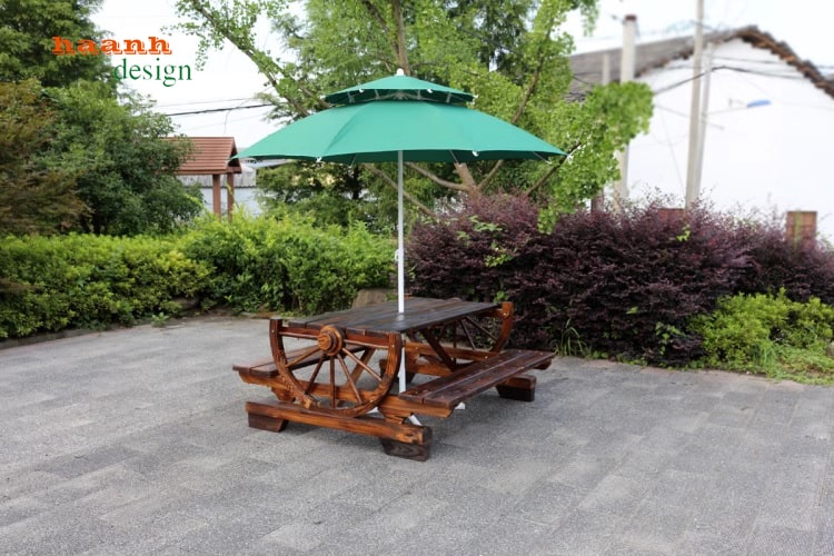 Bàn ghế gỗ ngoài trời sân vườn