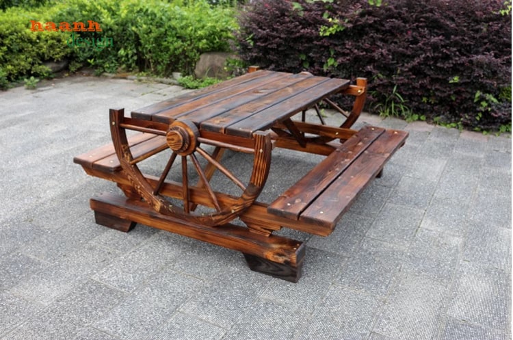 Bàn ghế gỗ ngoài trời sân vườn