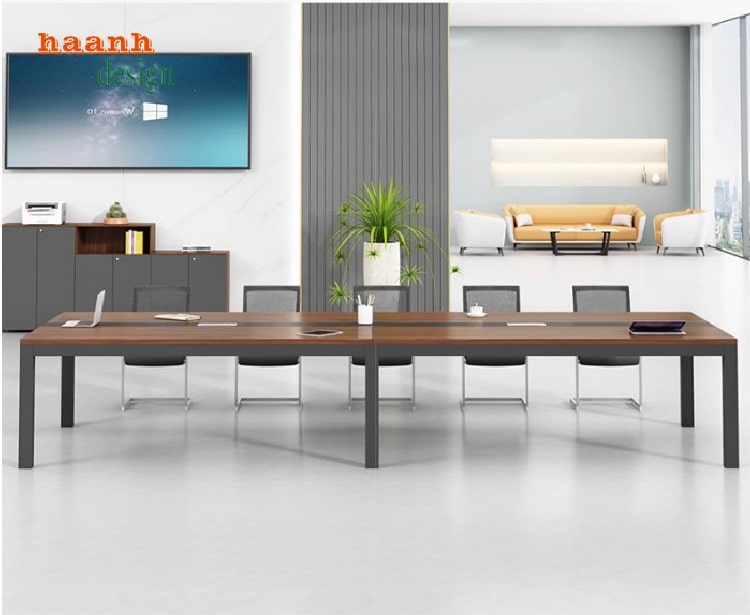 Bàn họp chân sắt sản xuất bằng công nghệ hiện đại