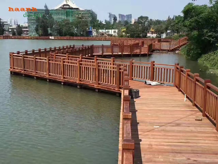 Cầu gỗ ngoài trời -1