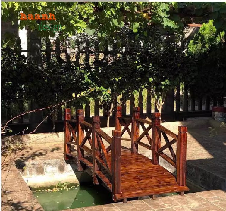 cầu gỗ ngoài trời