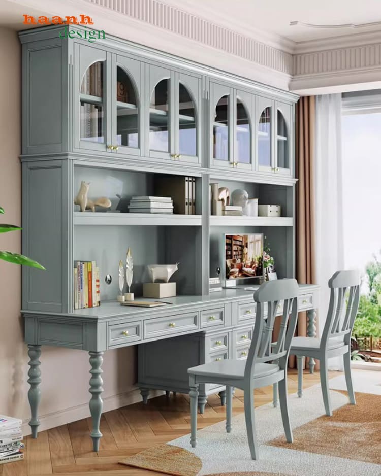 Bàn làm việc kèm giá sách bố trí trong phòng làm việc sang trọng