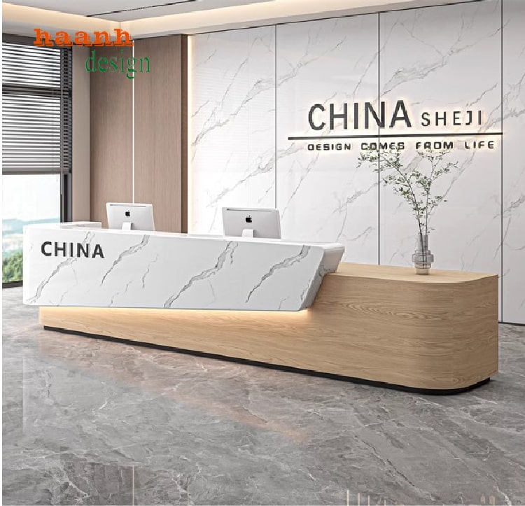 tấm nhựa giả đá PVC giúp tăng thẩm mỹ cho quầy lễ tân khách sạn
