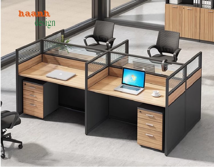 Vách ngăn kính decal họa tiết cho bàn làm việc