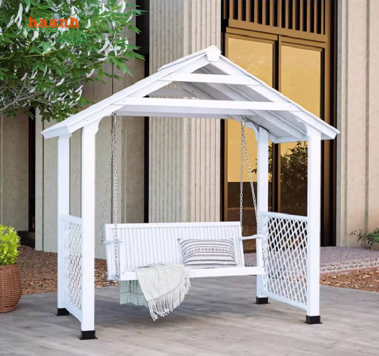 Xích đu gỗ ngoài trời