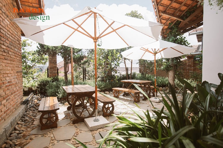 Tận hưởng không gian với bàn ghế gỗ teak ngoài trời 