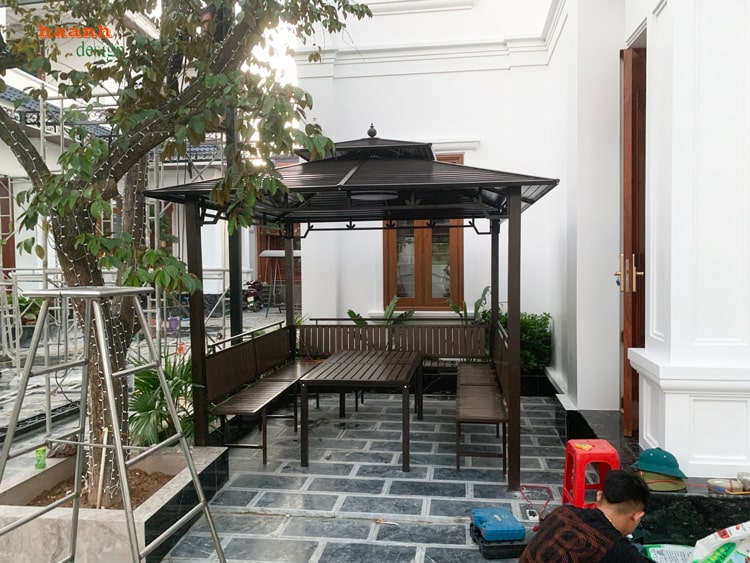 Nhà chòi kẽm sân vườn ngoài trời